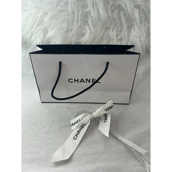 Chanel Metallic Grey Leather Long Wallet with CC Logo COA - Picture 15 of 16